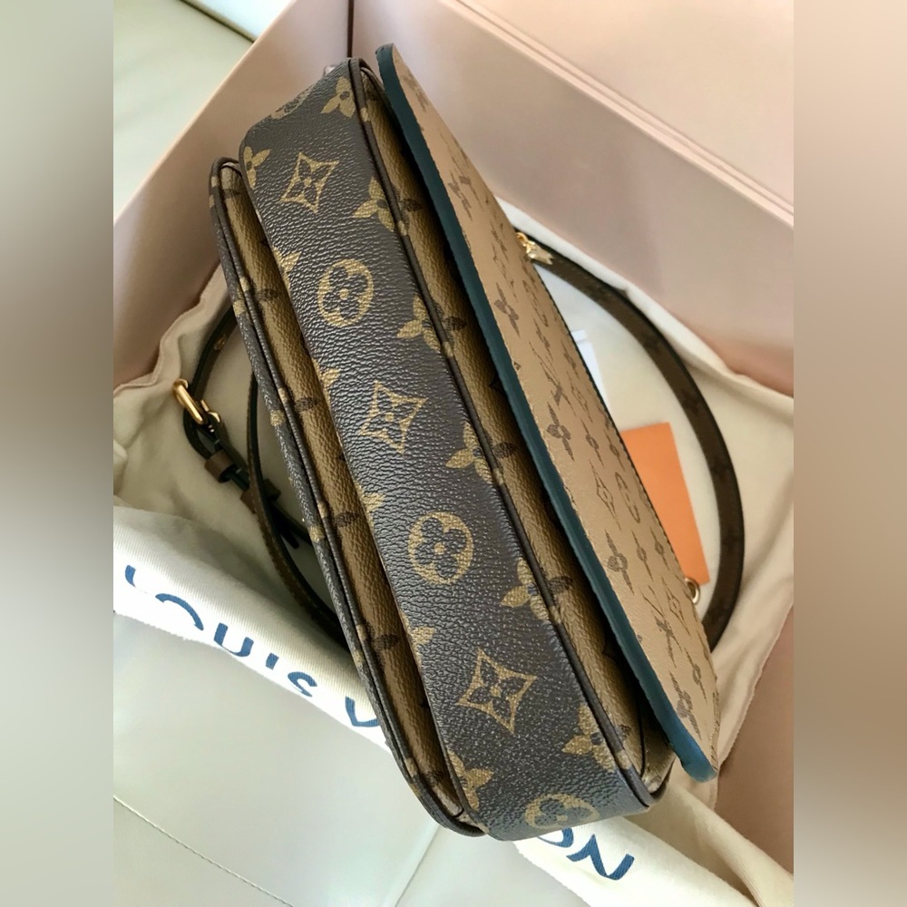 Louis Vuitton M44876 Reverse
Pochette Métis $2,760.00 Monogram Canvas NWT box - Picture 6 of 15